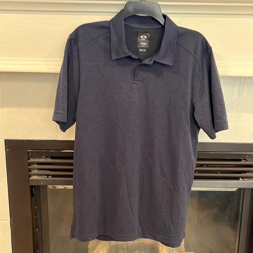 Oakley Golf Polo. Size Medium. 21B
